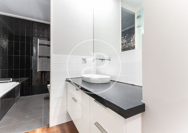 Flat for rent with Terrace in San Francesc (Valencia)