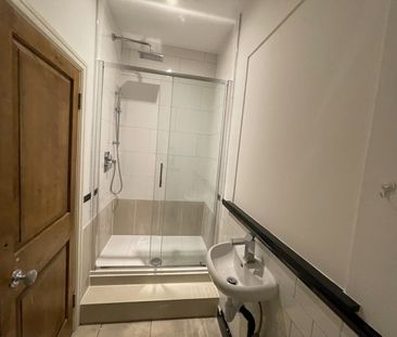 Room in a Shared House, High Road, NW10 - Photo 2