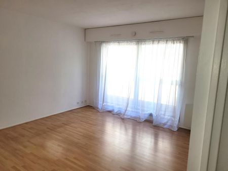 Location Appartement 2 pièces 39m² ISSY LES MOULINEAUX 92130 - Photo 3