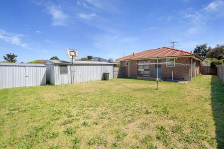 13 Madden Street Seaford VIC - Photo 4