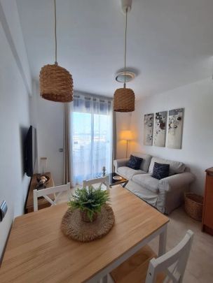 Alquiler de ático en Calle Torrealmádena - Photo 1