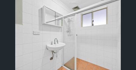 Spacious two bedroom apartment - Photo 2