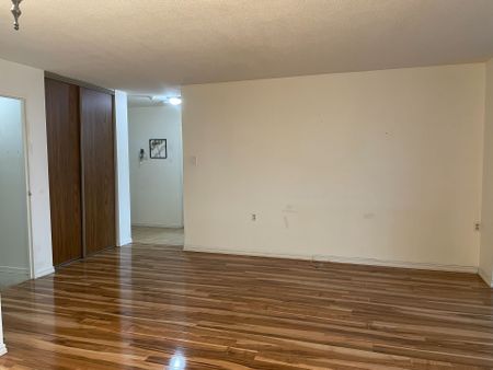 For Lease - 18 Knightsbridge Road Unit# 406, Brampton, Ontario - Photo 2