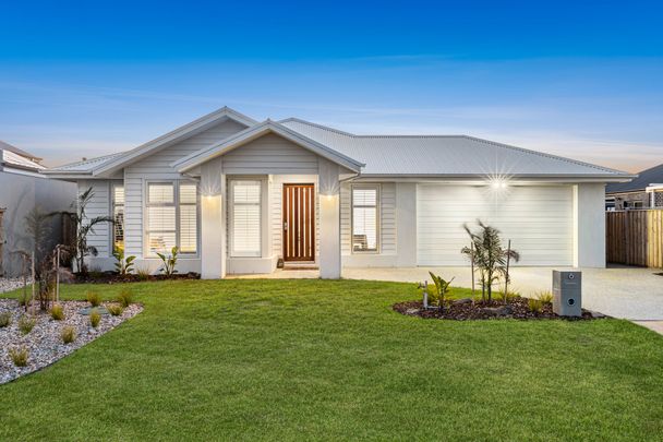 Coastal living at it's finest! - Photo 1
