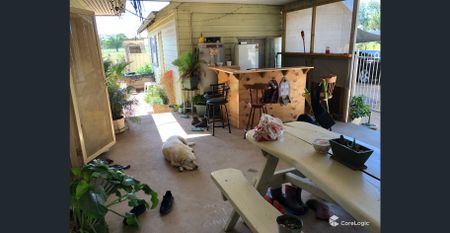 Family Home With Space To Enjoy ! - Photo 4