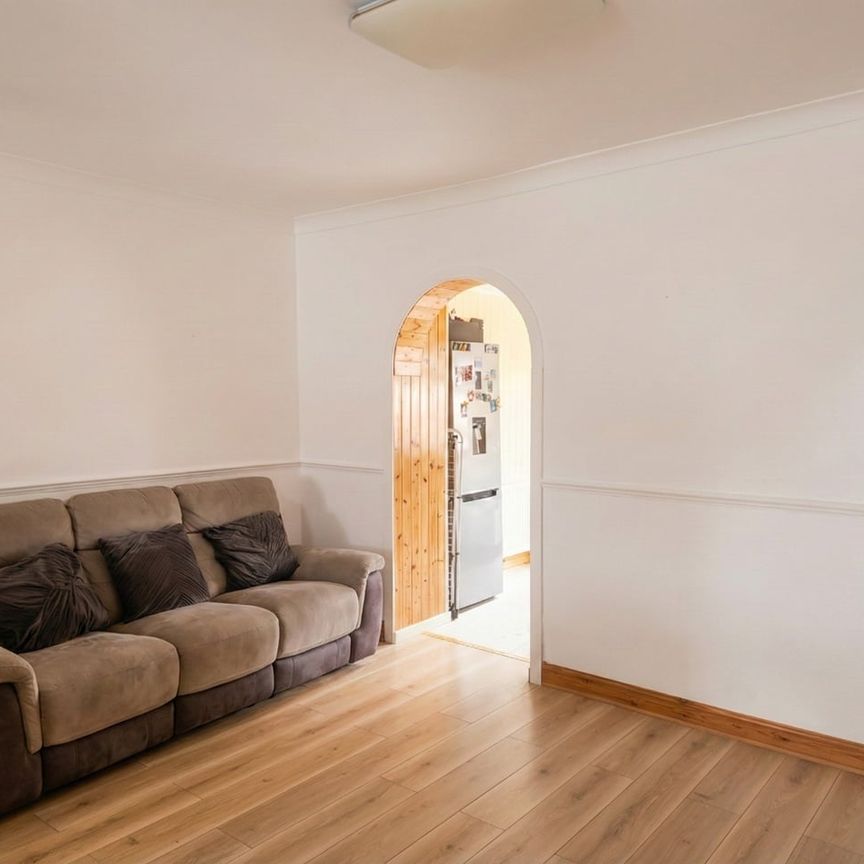Room in a Shared House, Stokes Road, E6 - Photo 1