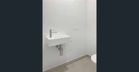 Contemporary Family Living in Greenvale! - Photo 3