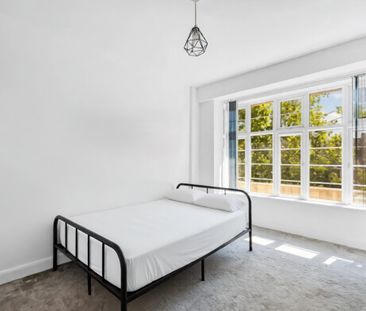 2 Bed Flat, Acton House, W3 - Photo 2