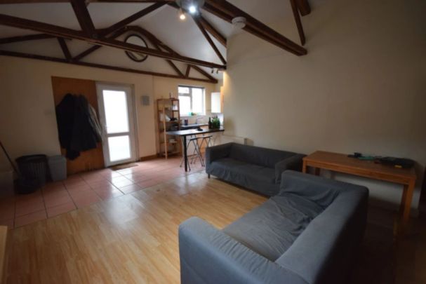 To Rent Wimborne Road, Winton, Bournemouth, BH9 £2,300 pcm Tenancy Info - Photo 1