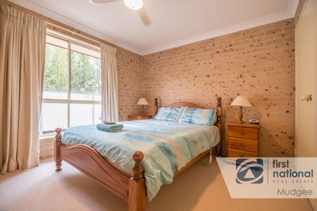 QUALITY CENTRAL FURNISHED VILLA - Photo 5