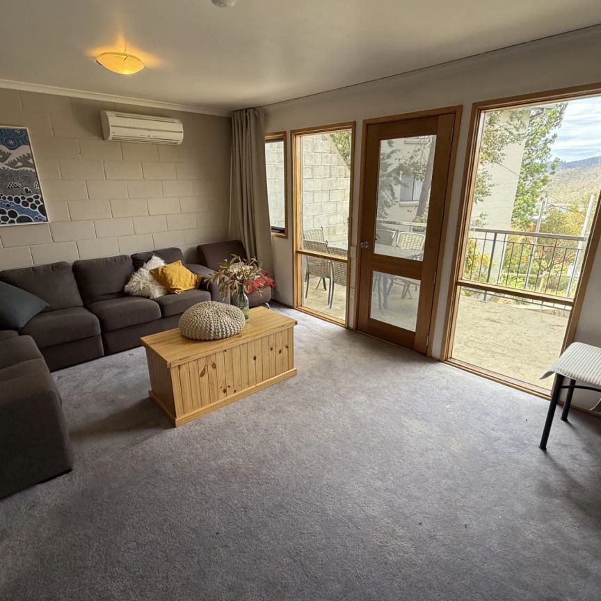 Modern, Low-Maintenance Living in a Quiet Jindabyne Location - Photo 1