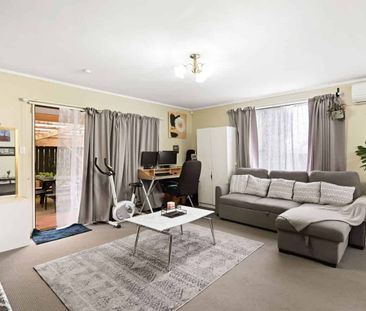Freshly Renovated Three Bedroom - Photo 1