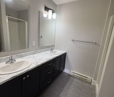 105 Lier Ridge, Halifax – BEAUTIFUL 3 BR 4 BATH AVAILABLE NOW - Photo 6
