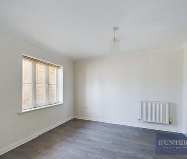 2 bedroom Flat To Let - Photo 1