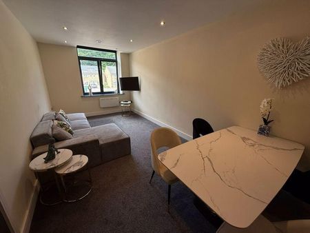 3 bedroom apartment to rent - Photo 2