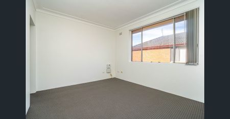 Neatly Presenting Two Bedroom Unit - Photo 3