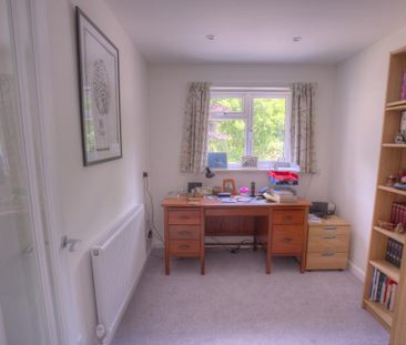 3 bedroom bungalow to rent - Photo 1