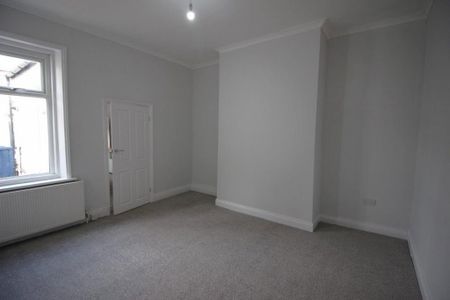 2 bedroom cottage to rent - Photo 2