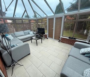 4 bedroom detached house to rent - Photo 3