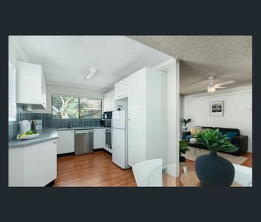 Short walk to the beach - perfect timing this Summer! - Photo 5