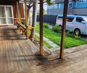 Charming 3-4BR Home with Deck in a great location! - Photo 2
