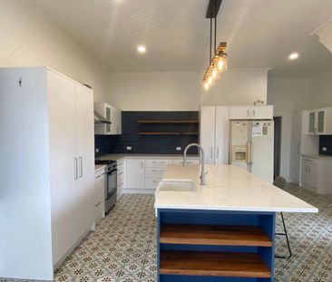 351 Carlton Street - Photo 2