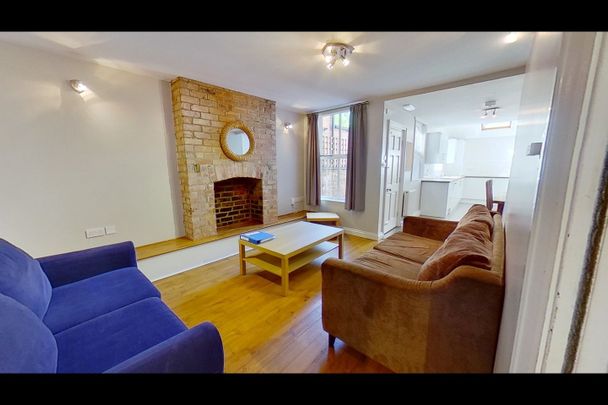 6 Bed Terraced House, Kimbolton Avenue, NG7 - Photo 1
