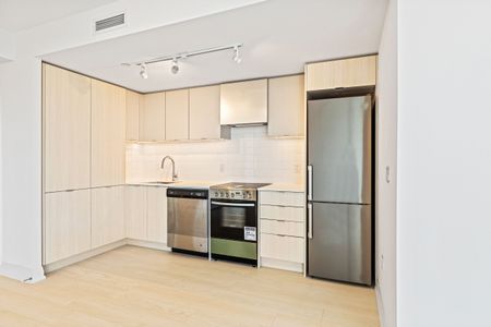For Lease - 30 Gibbs Road Unit# 2007, Toronto, Ontario - Photo 3