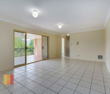 CENTRAL, 2 BEDROOM UNIT WITH AIR CONDITIONING - Photo 1