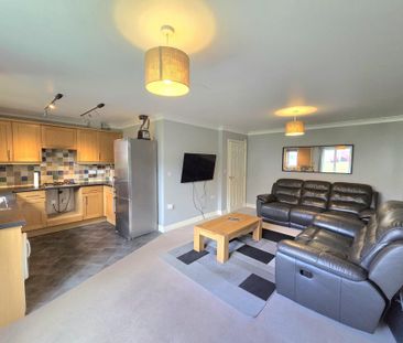 2 bedroom ground floor flat to rent - Photo 1