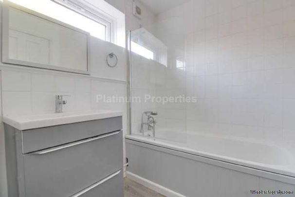 2 bedroom property to rent in Ely - Photo 1