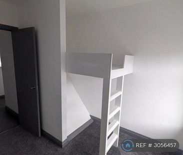 3 bedroom terraced house to rent - Photo 3