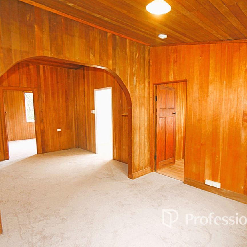 RUSTIC CHARM OF YESTERYEAR - Photo 1