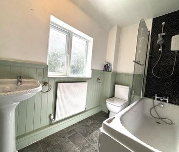 3 bedroom semi-detached house to rent - Photo 2