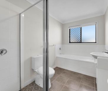 Easy Living + Pool + Onsite Manager - Photo 5