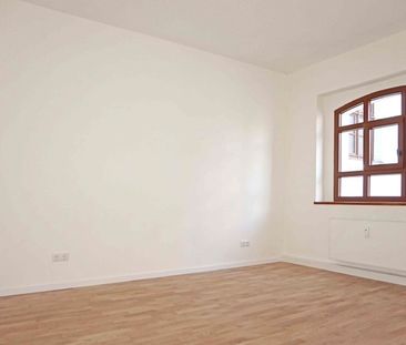 Raumgefühl ganz groß - Individuelle Maisonettewohnung im Barockviertel - Photo 1