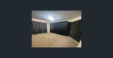 A 3x1 Brick Home nestled on a quiet neighborhood perfect for small families or group of friends. - Photo 2