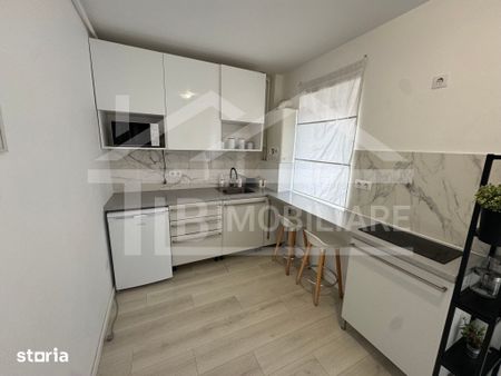 Apartament cu o camerea, 37mp, garaj , Zona Crinului Residence - Fotografie 3