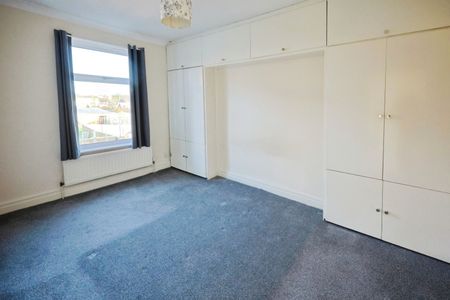 2 bedroom House To Let - Photo 2