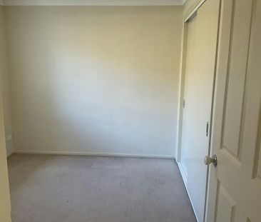 THREE BEDROOM OXLEY VALE TAMWORTH - Photo 2