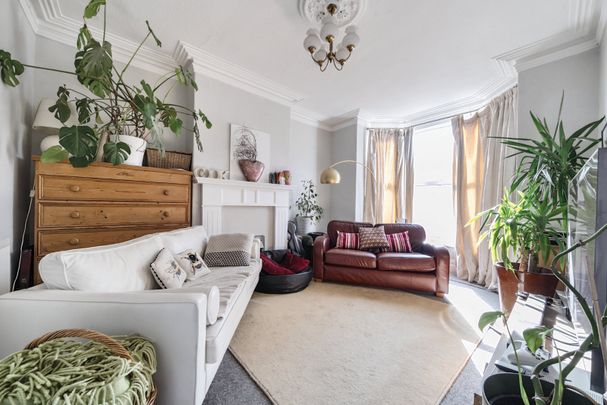 4 bedroom terraced house to rent - Photo 1