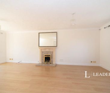 4 bedroom detached house to rent - Photo 1