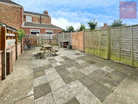 House share to rent on - Photo 3