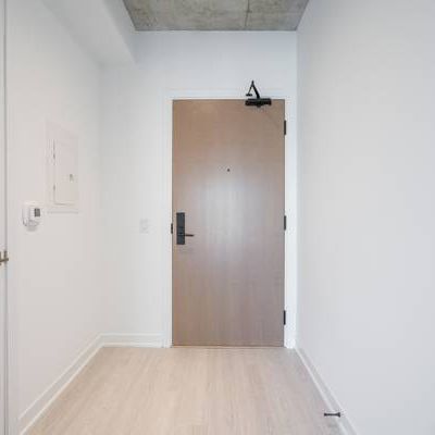 Dundas & McCaul - Brand new bachelor for RENT - Photo 4