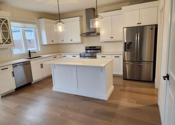 For Lease - 89 Royal Cres Crescent, Southwold, Ontario - Photo 1