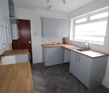 F2 38 Grays Hill, Bangor, BT20 3BB - Photo 6