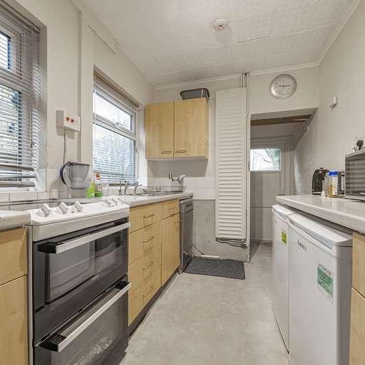 Hersham Road, Walton On Thames, KT12 - Photo 1