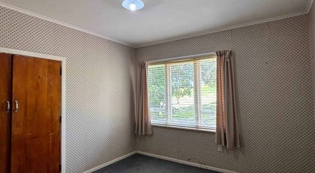 Conveniently located - Photo 2