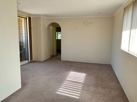 TOP FLOOR APARTMENT WITH AIR CON AND POOL. - Photo 4