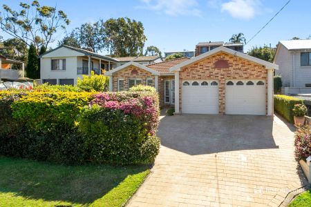 Spacious four bedroom home in Salamander Bay - Photo 4